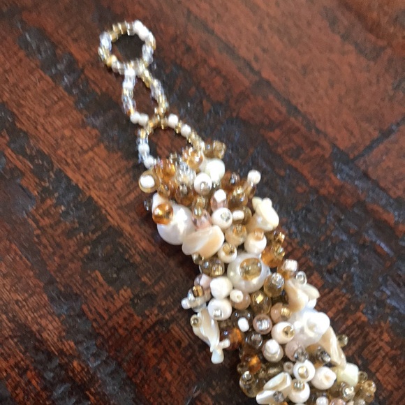 Beachy Boho Beaded Shell Bracelet - Picture 5 of 11